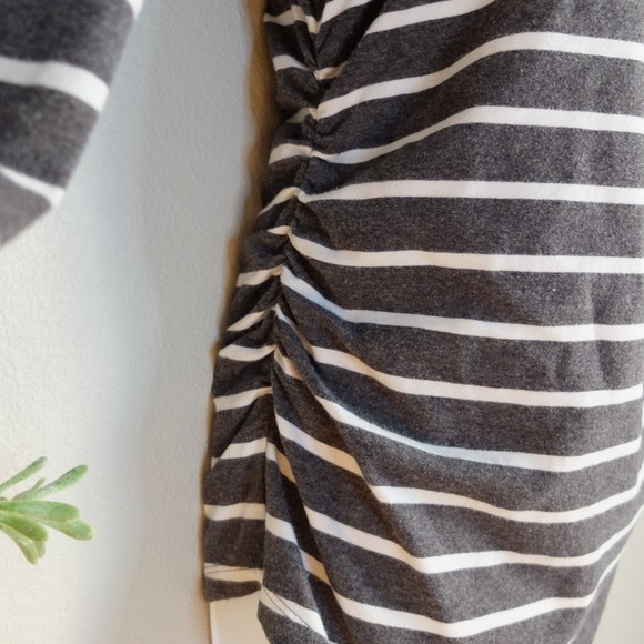 MICHAEL Michael Kors Gray & White Striped 3/4 Sleeves Top Size Medium - Picture 7 of 11